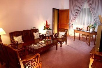 Imagen de los interiores del Hotel Grand Tiga Mustika. Foto 15