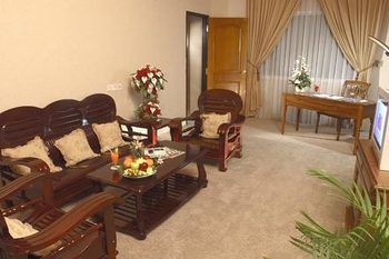 Imagen de los interiores del Hotel Grand Tiga Mustika. Foto 16
