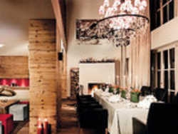 Imagen del bar/restaurante del Hotel Grand Tirolia. Foto 3