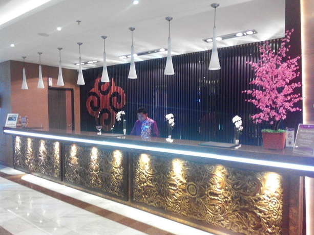 Imagen de la piscina del Hotel Grand Tjokro Jakarta. Foto 12