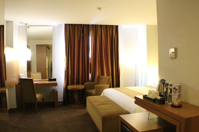 Imagen de la habitación del Hotel Grand Tjokro Yogyakarta. Foto 5