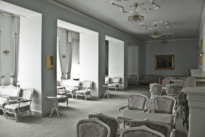 Imagen del bar/restaurante del Hotel Grand Toplice. Foto 6