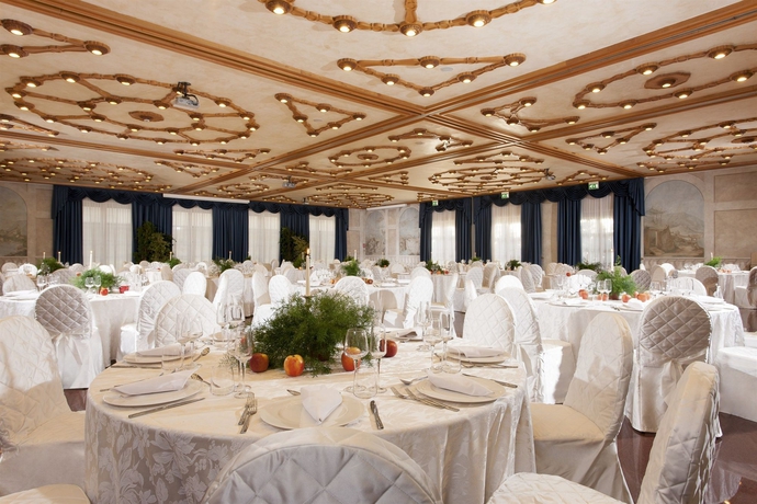 Imagen de los interiores del Hotel Grand Trento. Foto 11