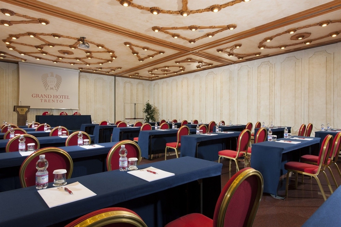 Imagen de los interiores del Hotel Grand Trento. Foto 15