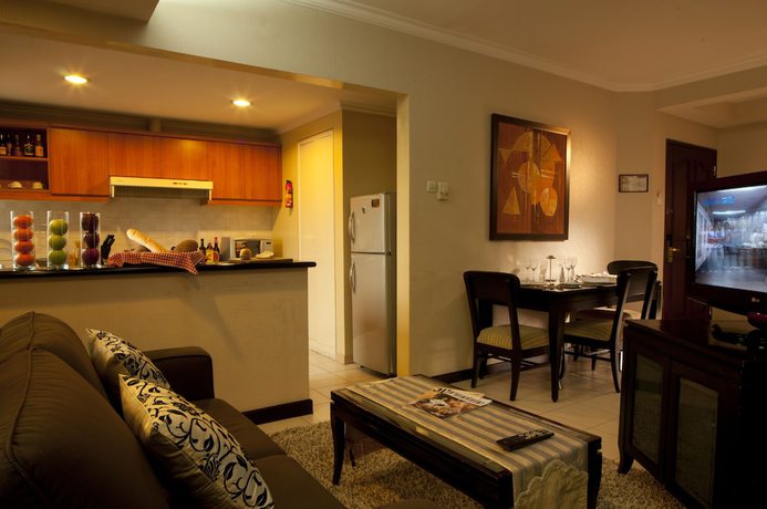 Imagen de la habitación del Hotel Grand Tropic Suites. Foto 7