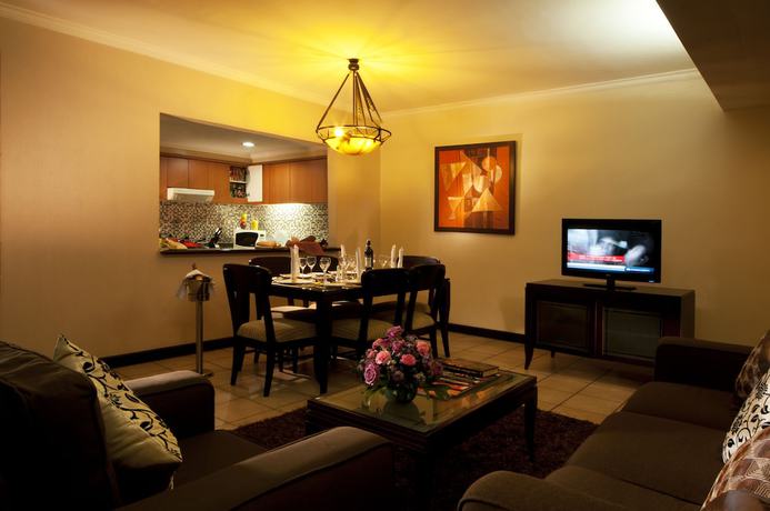 Imagen de la habitación del Hotel Grand Tropic Suites. Foto 14