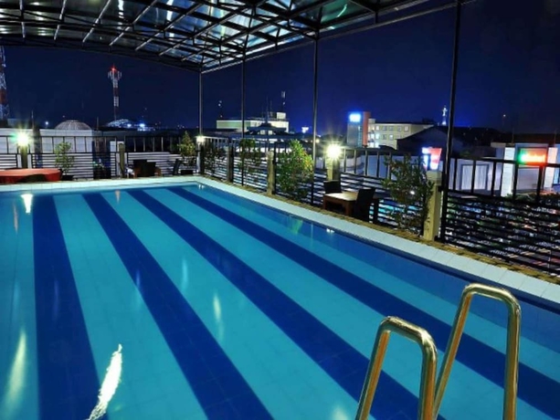 Imagen de la piscina del Hotel Grand Tryas. Foto 14