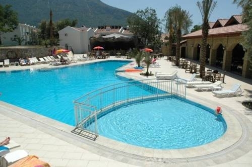 Imagen general del Hotel Grand Ucel. Foto 12