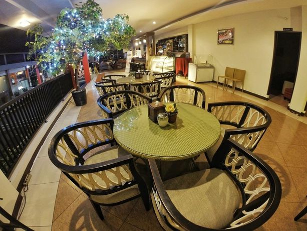 Imagen de los interiores del Hotel Grand Ussu And Convention. Foto 9