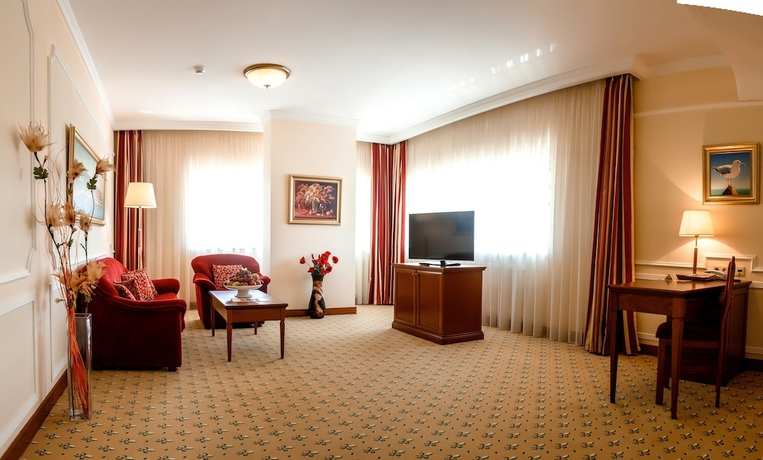 Imagen de la habitación del Hotel Grand Valentina. Foto 13