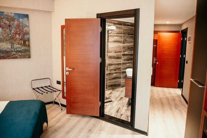 Imagen de la habitación del Hotel Grand Vaves Otel. Foto 3