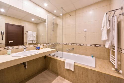 Imagen de la habitación del Hotel Grand Velingrad. Foto 19