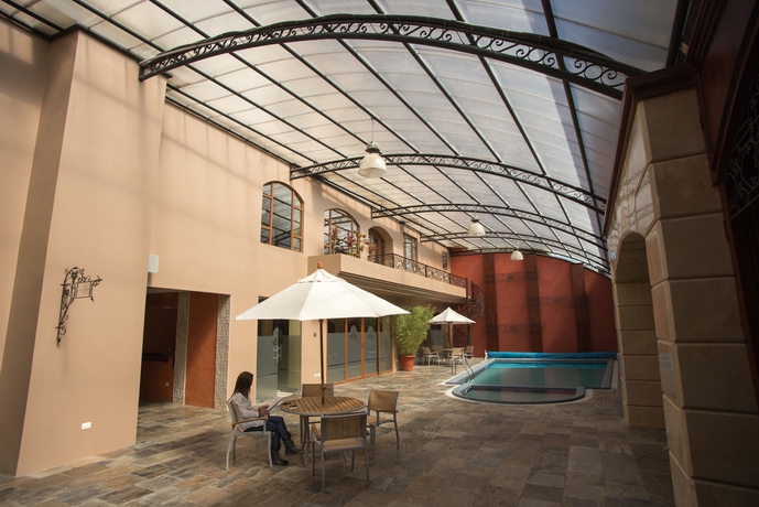 Imagen de la piscina del Hotel Grand Victoria Boutique. Foto 5