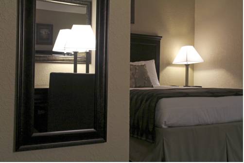 Imagen de la habitación del Hotel Grand View Inn and Suites, Branson. Foto 16