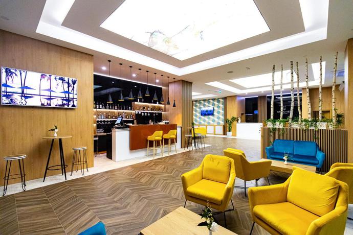 Imagen de los interiores del Hotel Grand View and Suites Copou. Foto 6
