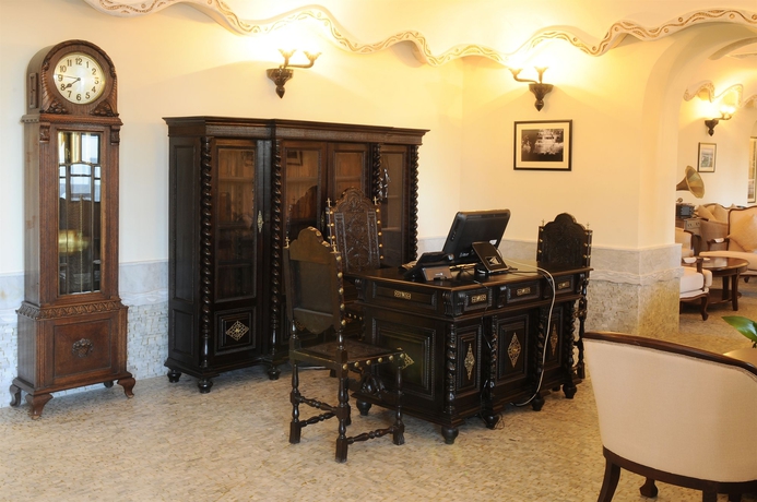 Imagen de los interiores del Hotel Grand Villa De France. Foto 13