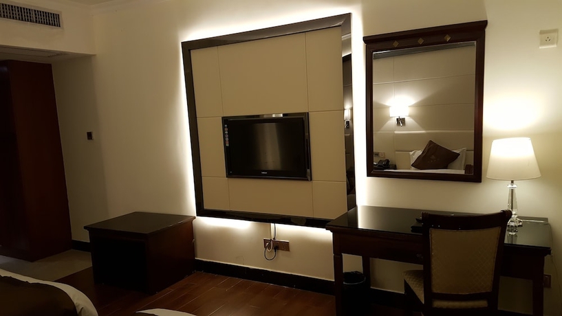 Imagen de la habitación del Hotel Grand Villa. Foto 3