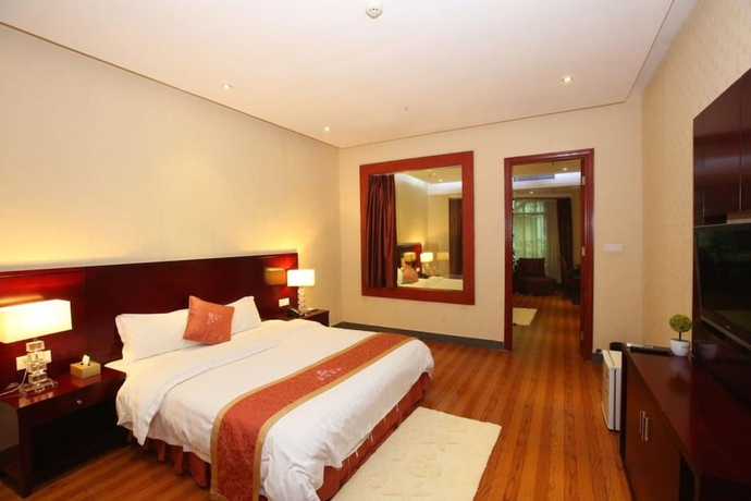 Imagen de la habitación del Hotel Grand Villa. Foto 10