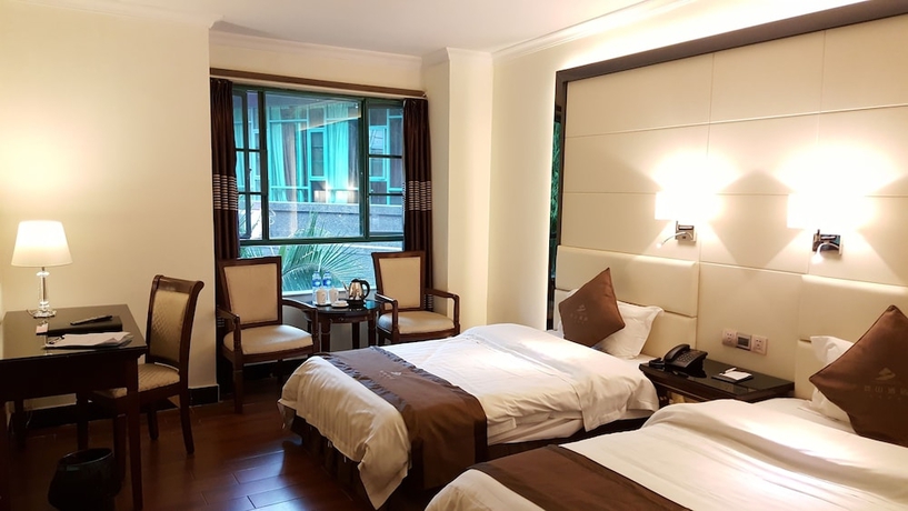 Imagen de la habitación del Hotel Grand Villa. Foto 13