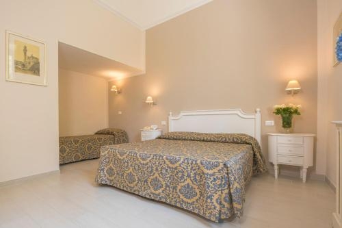 Imagen de la habitación del Hotel Grand Villa Parisi. Foto 10