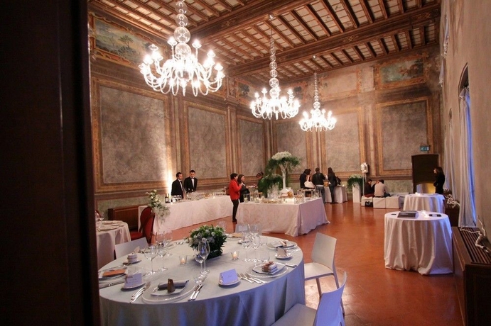 Imagen del bar/restaurante del Hotel Grand Villa Torretta Milan Sesto, Curio Collection By Hilton. Foto 5