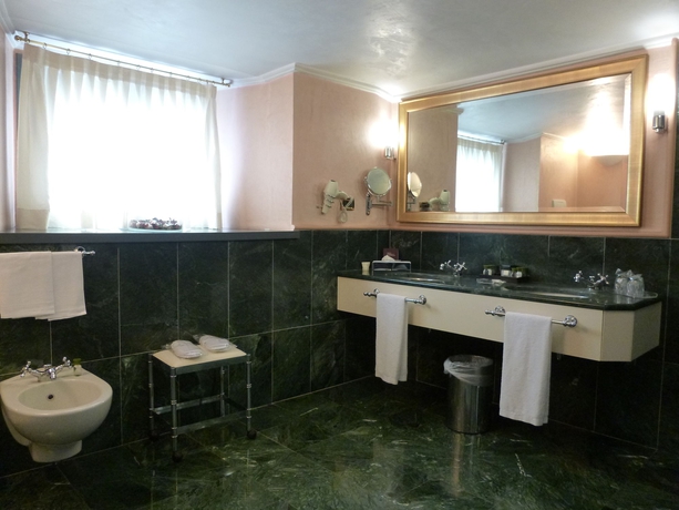 Imagen de la habitación del Hotel Grand Villa Torretta Milan Sesto, Curio Collection By Hilton. Foto 11