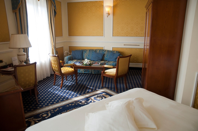 Imagen de la habitación del Hotel Grand Visconti Palace. Foto 13