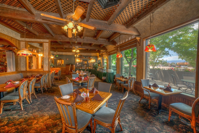 Imagen del bar/restaurante del Hotel Grand Vista. Foto 9