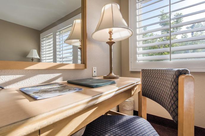 Imagen de la habitación del Hotel Grand Vista, Simi Valley. Foto 6