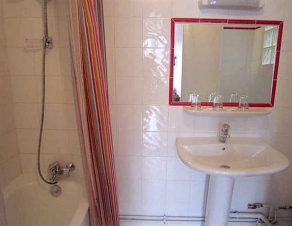 Imagen de la habitación del Hotel Grand Voltaire. Foto 2