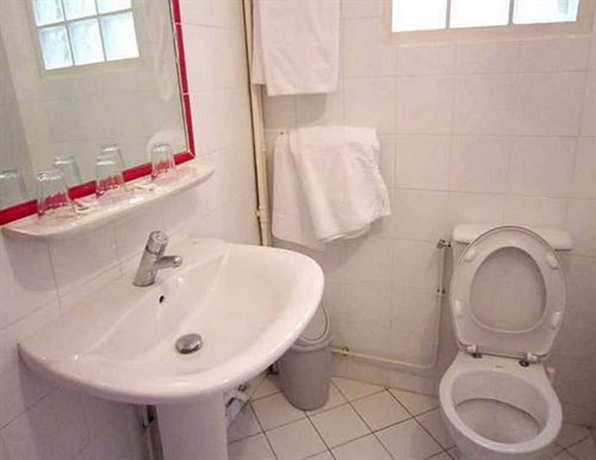 Imagen de la habitación del Hotel Grand Voltaire. Foto 6