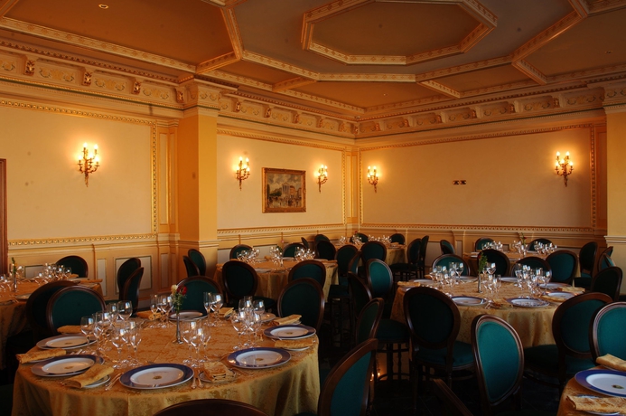 Imagen de los interiores del Hotel Grand Wagner. Foto 12