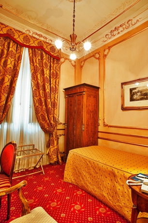 Imagen de los interiores del Hotel Grand Wagner. Foto 15