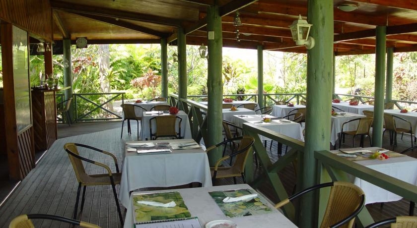 Imagen del bar/restaurante del Hotel Grand West's Villas. Foto 2