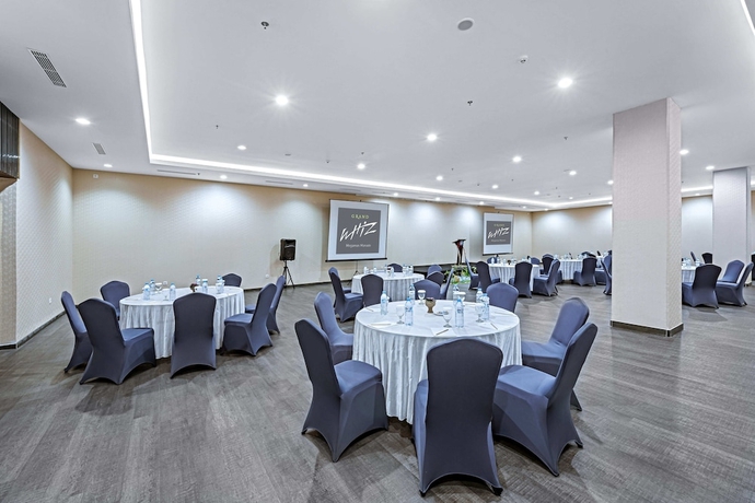 Imagen de los interiores del Hotel Grand Whiz Megamas Manado. Foto 12