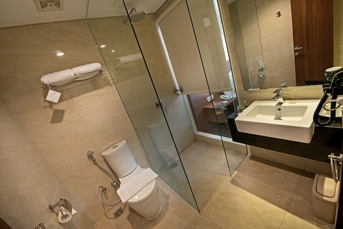 Imagen general del Hotel Grand Whiz Poins Square-Simatupang. Foto 8