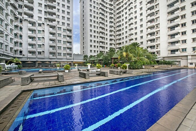 Imagen de la piscina del Hotel Grand Whiz Poins Square-Simatupang. Foto 25