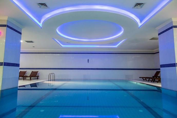 Imagen de la piscina del Hotel Grand Work. Foto 20