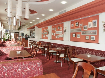 Imagen del bar/restaurante del Hotel Grand Yantra. Foto 12