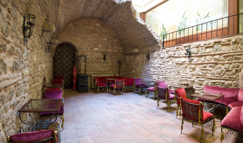 Imagen de los interiores del Hotel Grand Yavuz. Foto 13