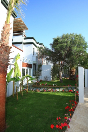 Imagen de los exteriores del Hotel Grand Yazıcı Torba Beach Club. Foto 9