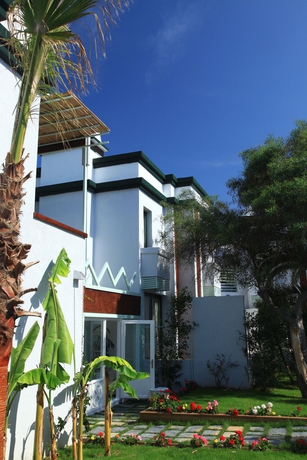 Imagen de los exteriores del Hotel Grand Yazıcı Torba Beach Club. Foto 10