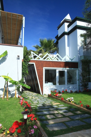 Imagen de los exteriores del Hotel Grand Yazıcı Torba Beach Club. Foto 12
