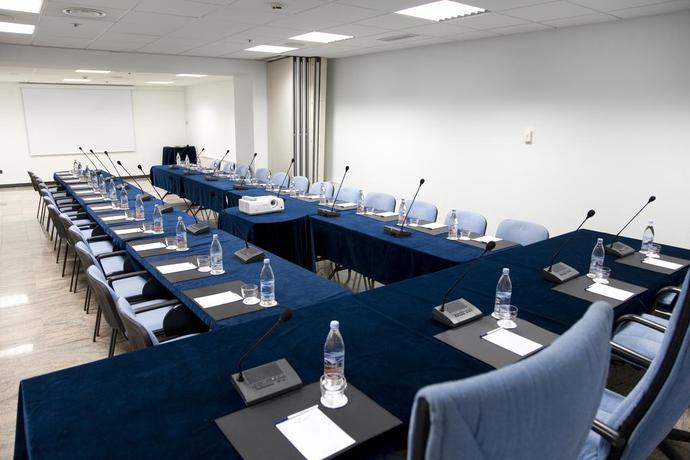 Imagen de los interiores del Hotel Grand Yerevan. Foto 14