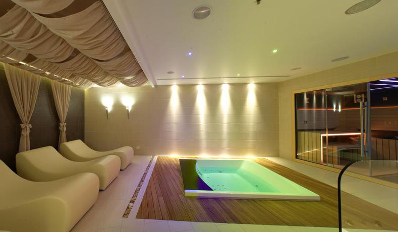 Imagen de los interiores del Hotel Grand Yerevan. Foto 15