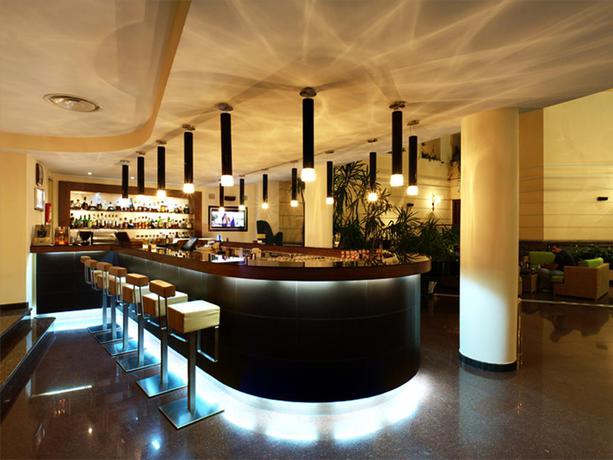 Imagen del bar/restaurante del Hotel Grand Yerevan. Foto 2