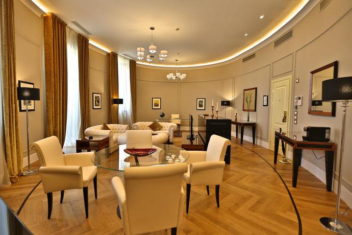 Imagen de la habitación del Hotel Grand Yerevan. Foto 8