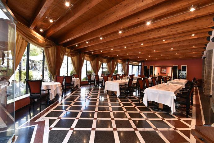 Imagen del bar/restaurante del Hotel Grand Yerevan. Foto 3