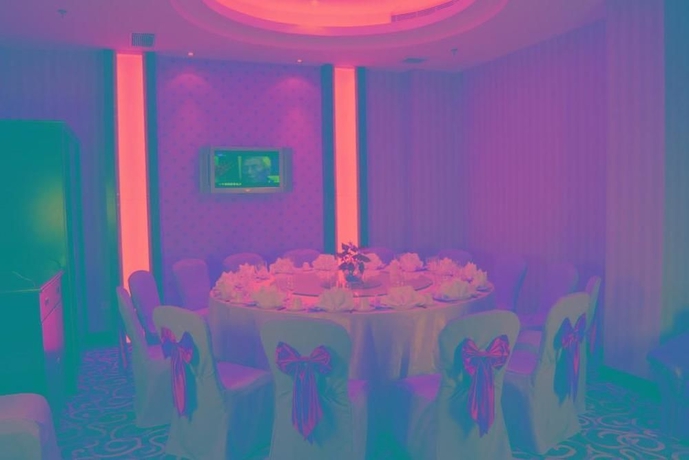 Imagen del bar/restaurante del Hotel Grand You You. Foto 2