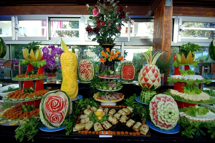 Imagen del bar/restaurante del Hotel Grand Zaman Garden - All Inclusive. Foto 7